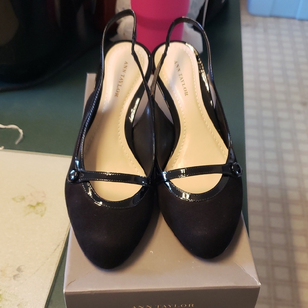 Ann Taylor Stacey Black Suede High Heels Size 6.5M NIB